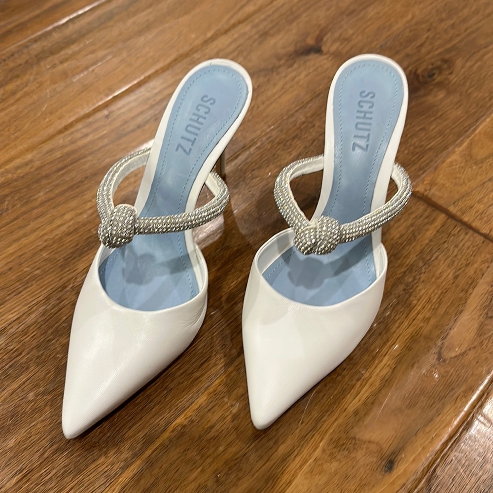 Schutz Women's Pearl Pointed Toe Pumps Size 7 Wedding
